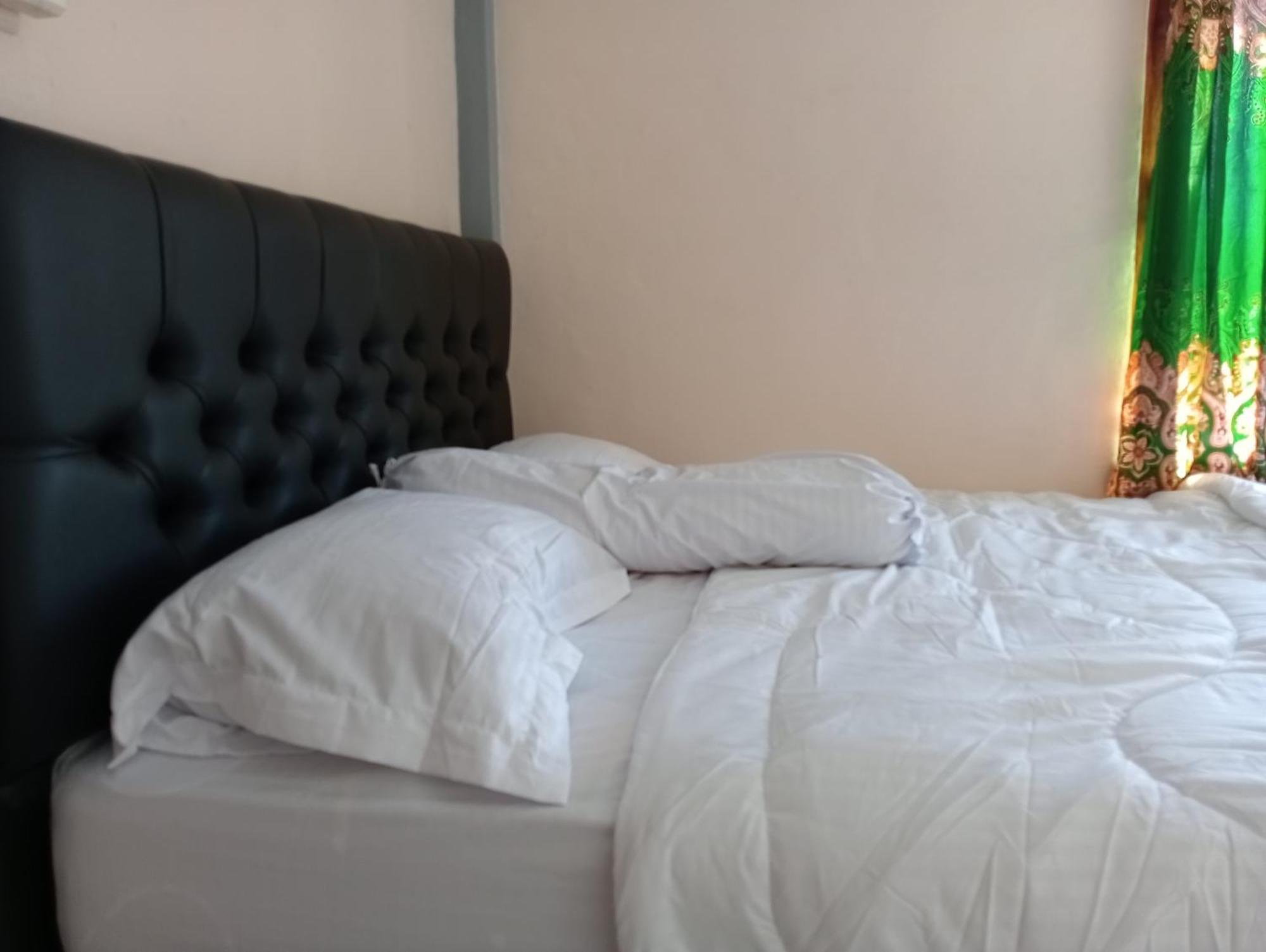 Yusilver Guest House Лабуан Баджо Екстериор снимка