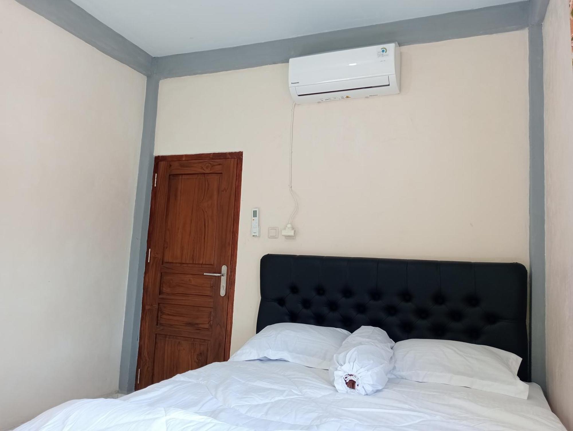 Yusilver Guest House Лабуан Баджо Екстериор снимка