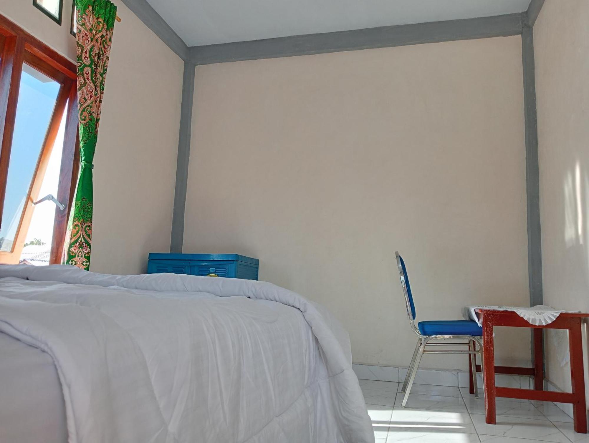 Yusilver Guest House Лабуан Баджо Екстериор снимка