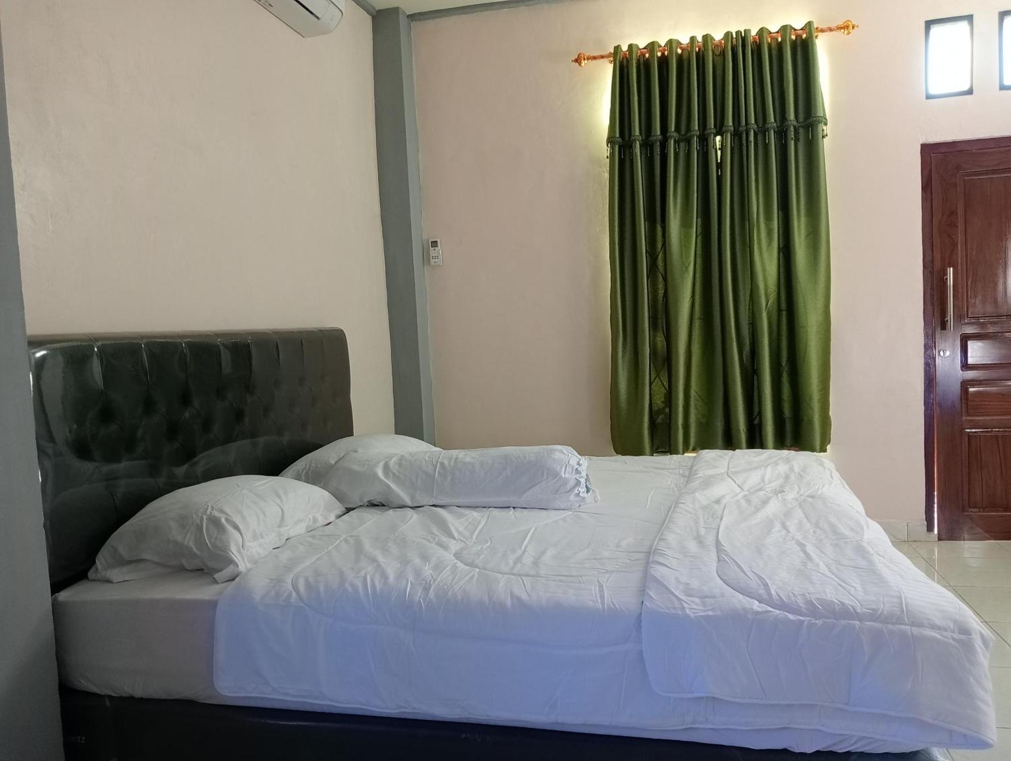 Yusilver Guest House Лабуан Баджо Екстериор снимка