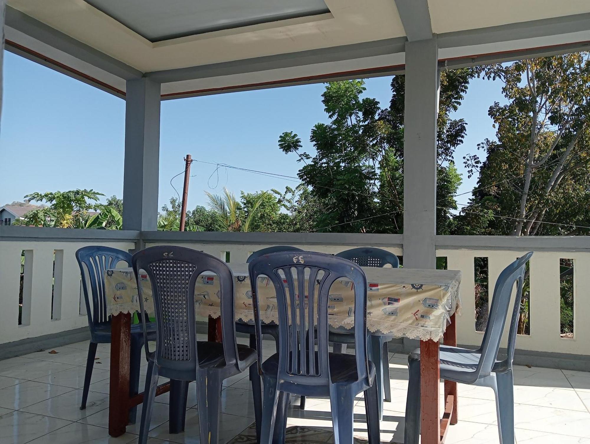 Yusilver Guest House Лабуан Баджо Екстериор снимка